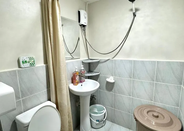 Pool View Condo Wifi With Netflix Near Airport *
