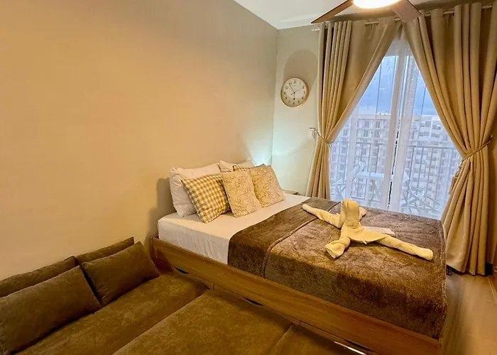 Pool View Condo Wifi With Netflix Near Airport Leilighet *